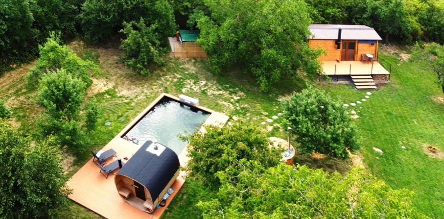 Relax na Vysočině: maringotka se snídaní a neomezeným privátním wellness