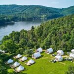 Glamping na Slapech: luxusní ubytování přímo u vody pro páry i rodiny s dětmi