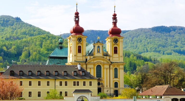 Poutní kostel Navštívení Panny Marie v Hejnicích – barokní skvost Jizerských hor