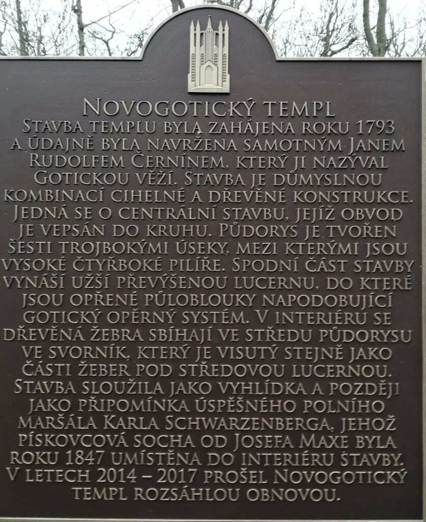 Novogotický templ v Krásném Dvoře – nejstarší rozhledna v České republice a perla zámeckého parku