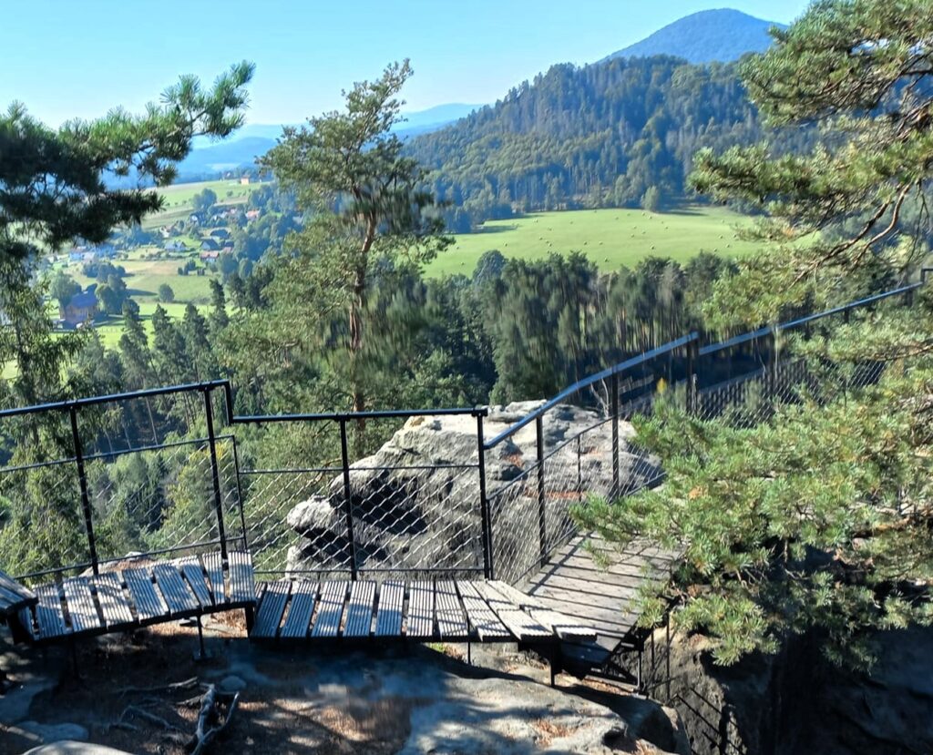 Pozůstatky hradu Šaunštejn – tajemný skalní hrad Českého Švýcarska s výhledy do kraje