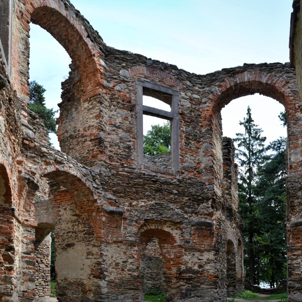 Zřícenina letohrádku Belvedér a kaple sv. Jana Křtitele u Kutné Hory – romantický výlet s krásnými výhledy