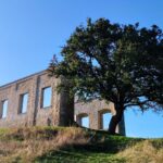 Zřícenina letohrádku Kamýk: tajemné místo nad Osekem u Rokycan, kde ožívá historie Šternberků