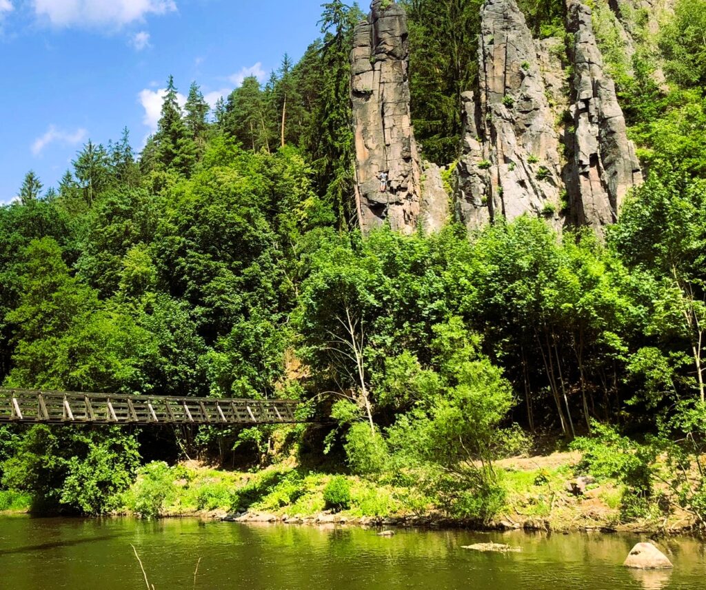 Svatošské skály – pohádkový tip na výlet u řeky Ohře
