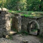 Zřícenina hradu Šostýn – tajemný hrad nad Kopřivnicí s výhledy do Beskyd