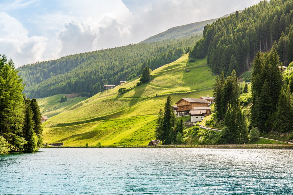 martinophuc-lake-8847415