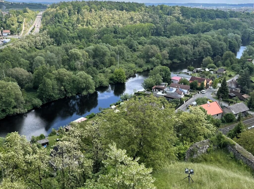 Zřícenina hradu Michalovice tajemná Putna a nejkrásnější výhled na údolí Jizery